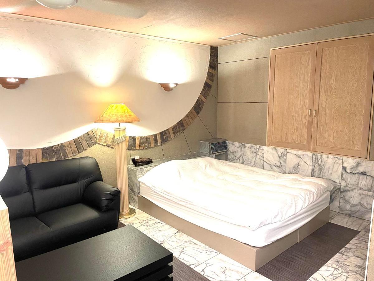 Hotel Ai - Coupls Hotel (Adults Only) Azumino Bagian luar foto