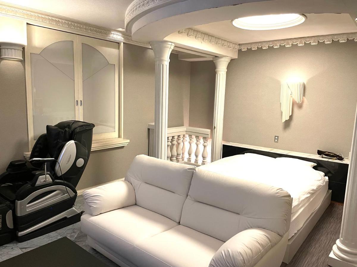 Hotel Ai - Coupls Hotel (Adults Only) Azumino Bagian luar foto