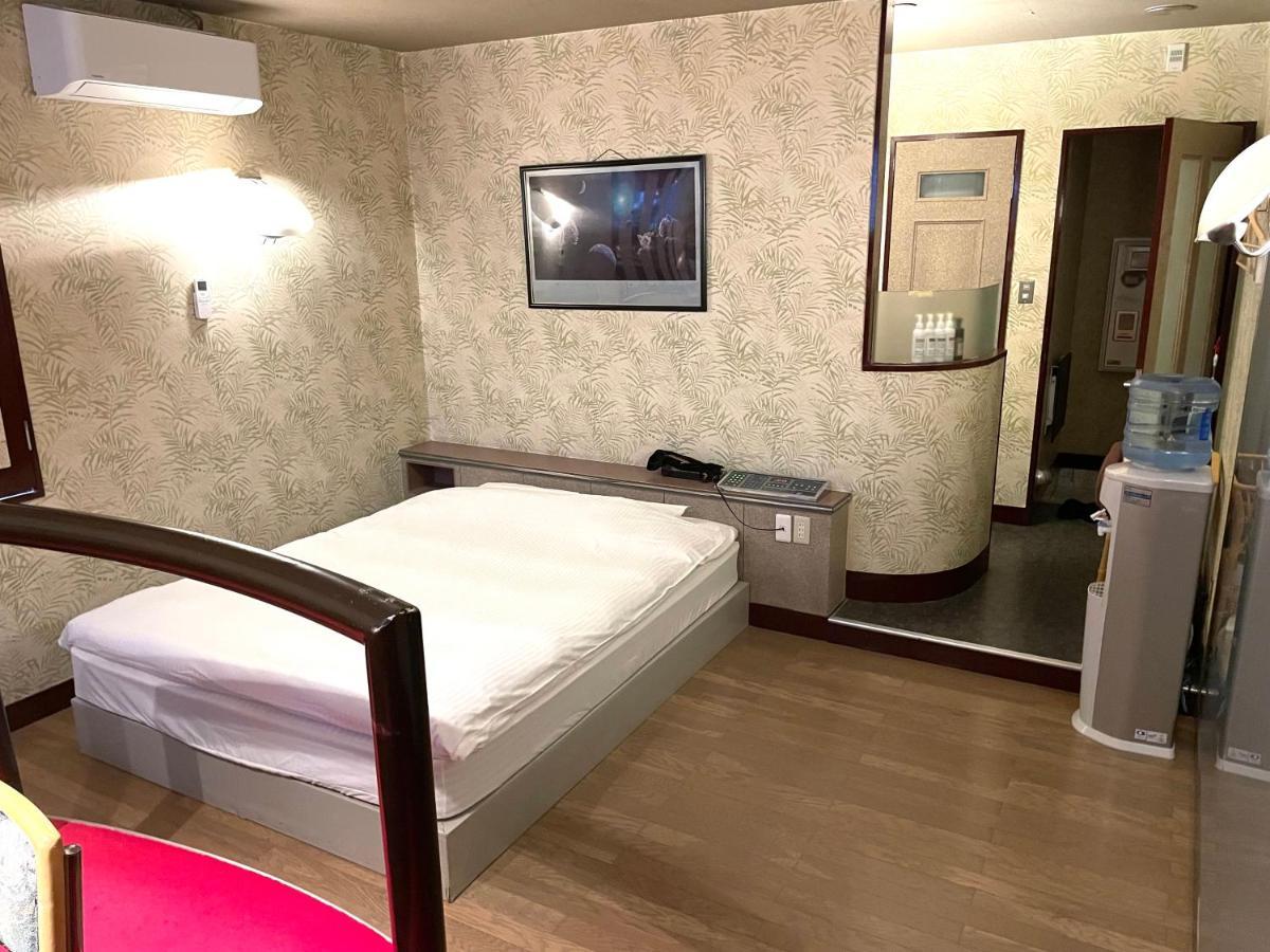 Hotel Ai - Coupls Hotel (Adults Only) Azumino Bagian luar foto